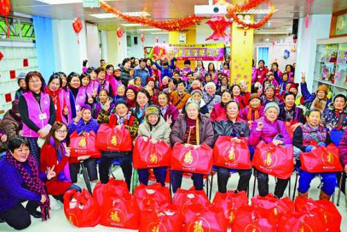 https://1000progdb.fmac.org.mo/sponsorship/婦聯昨舉行“迎春接福樂社區活動”