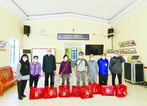 https://1000progdb.fmac.org.mo/sponsorship/新春福包關懷弱勢活動於盲人重建中心舉行