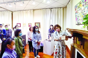 https://1000progdb.fmac.org.mo/sponsorship/出席展覽開幕式人士合影