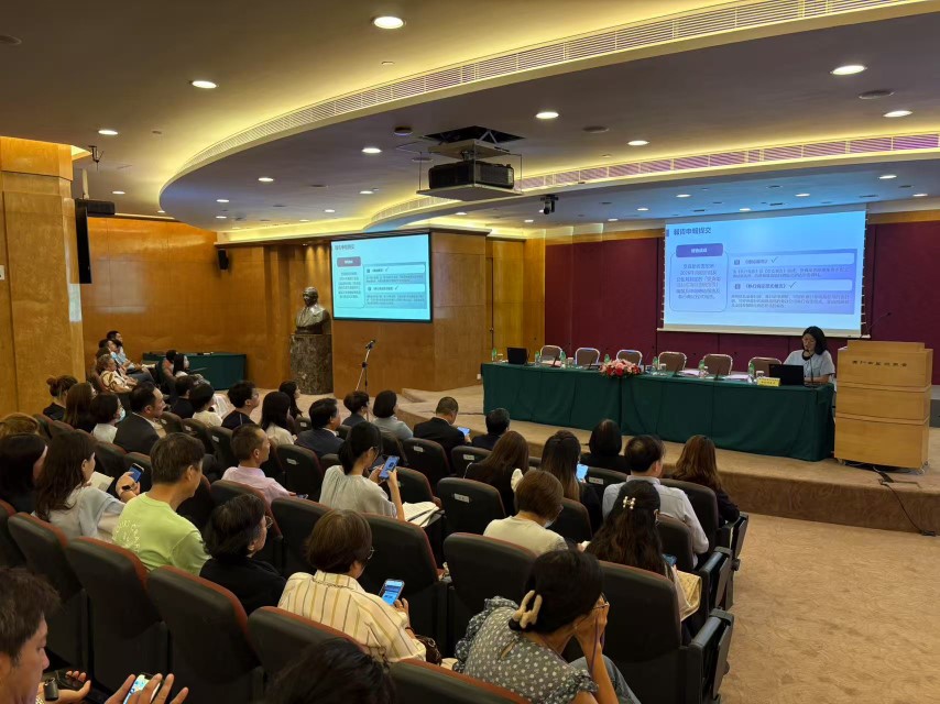 1751621389413338.jpg 澳基會代表介紹資助計劃內容及申請手續 (Custom).jpg