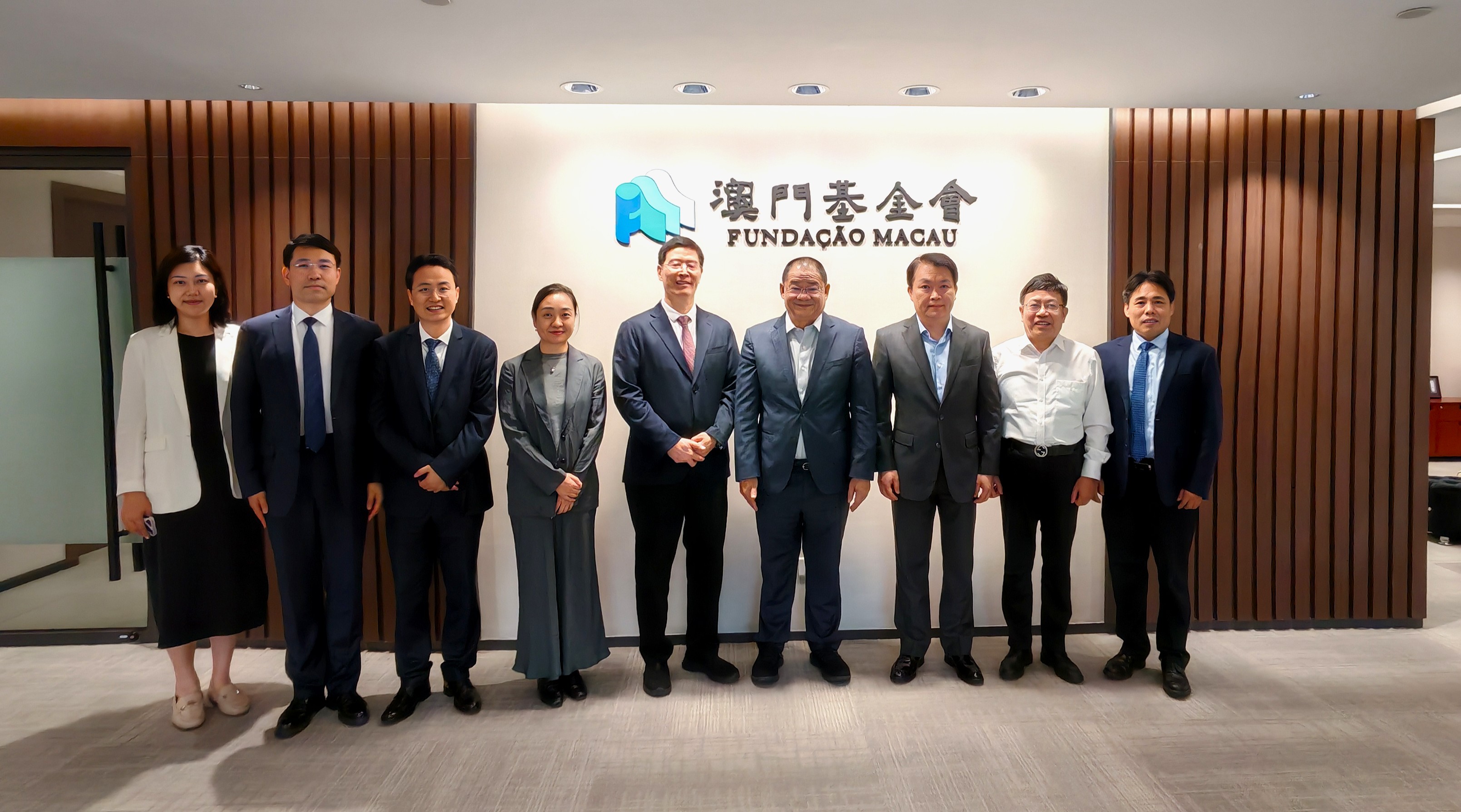 1774860745411671.jpg 1774860745411671.jpg