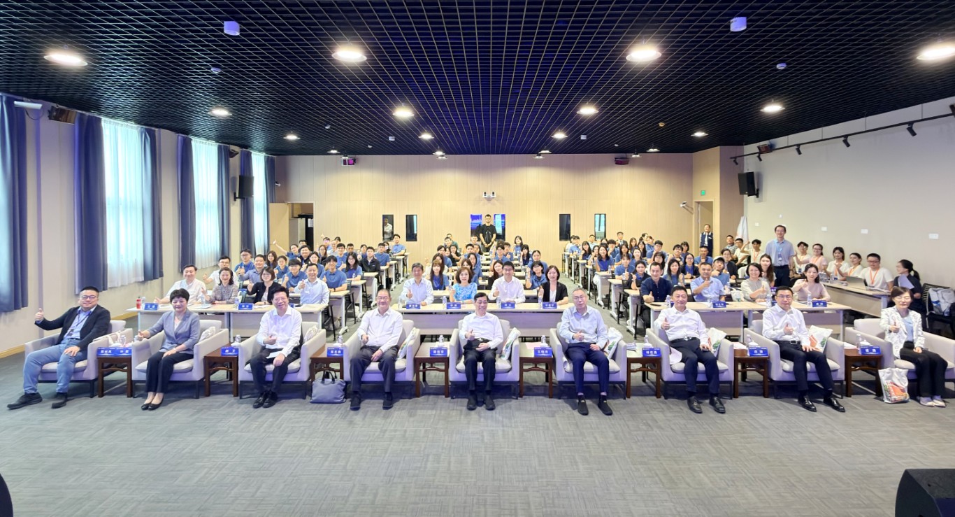 1785234763343860.jpg 開營儀式大合照 (Medium).jpg