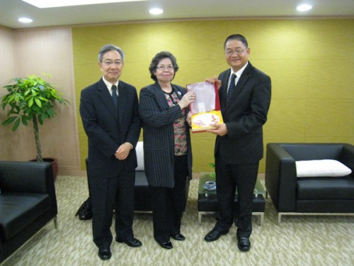 Visita da direcção da Escola Portuguesa de Macau à Fundação Macau
