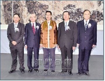 (A partir da esquerda) Wu Zhiliang, Xu Ze, Sun Jiangtao, Cheong U, Yang Chungui