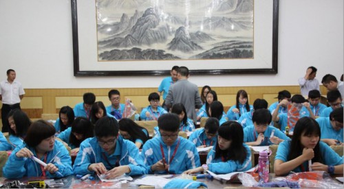 Construção de uma maquete de foguetão