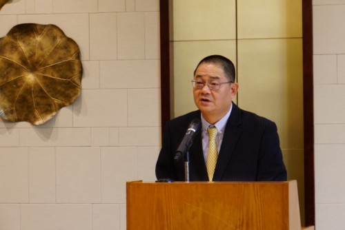 O Dr. Wu Zhiliang proferiu um discurso.