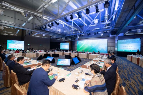 Encerrou com sucesso o Simpósio “Faixa e Rota” e o desenvolvimento de Macau 2019