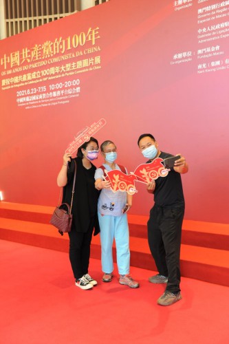 Fotografias dos residentes na exposição