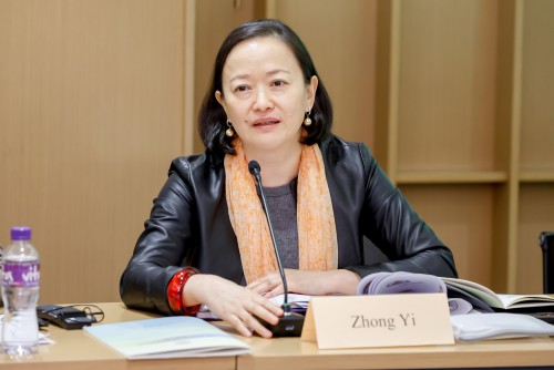 澳門基金會行政委員會副主席鍾怡主持分論壇