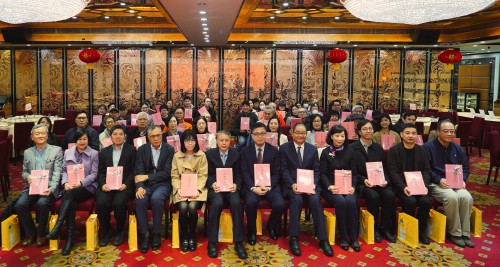 “十部文藝集成志書” 《中國曲藝志‧澳門卷》新書發行式上，主禮嘉賓與一眾來賓合照留影