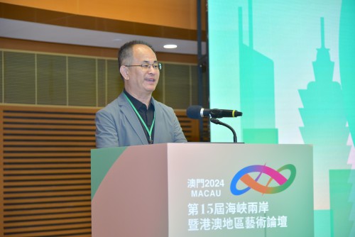 聊城大學曲藝藝術研究所所長賈振鑫作總結