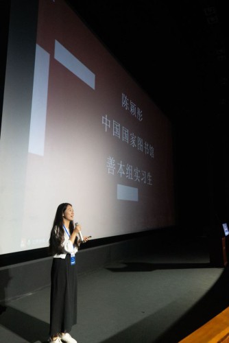 澳門學生代表陳穎彤於分享會上分享實習成果