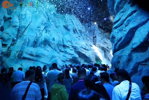 代表團考察貴州長征文化數字藝術館全域行浸劇場《紅飄帶．偉大遠征》