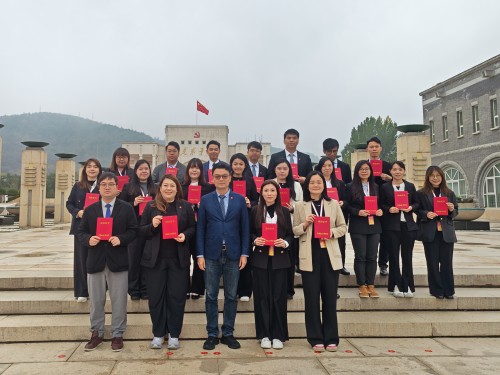 學員們結業合影留念