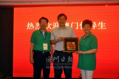 【讀萬卷書 行萬里路】杭州市委統戰部讚優異生團活動形式